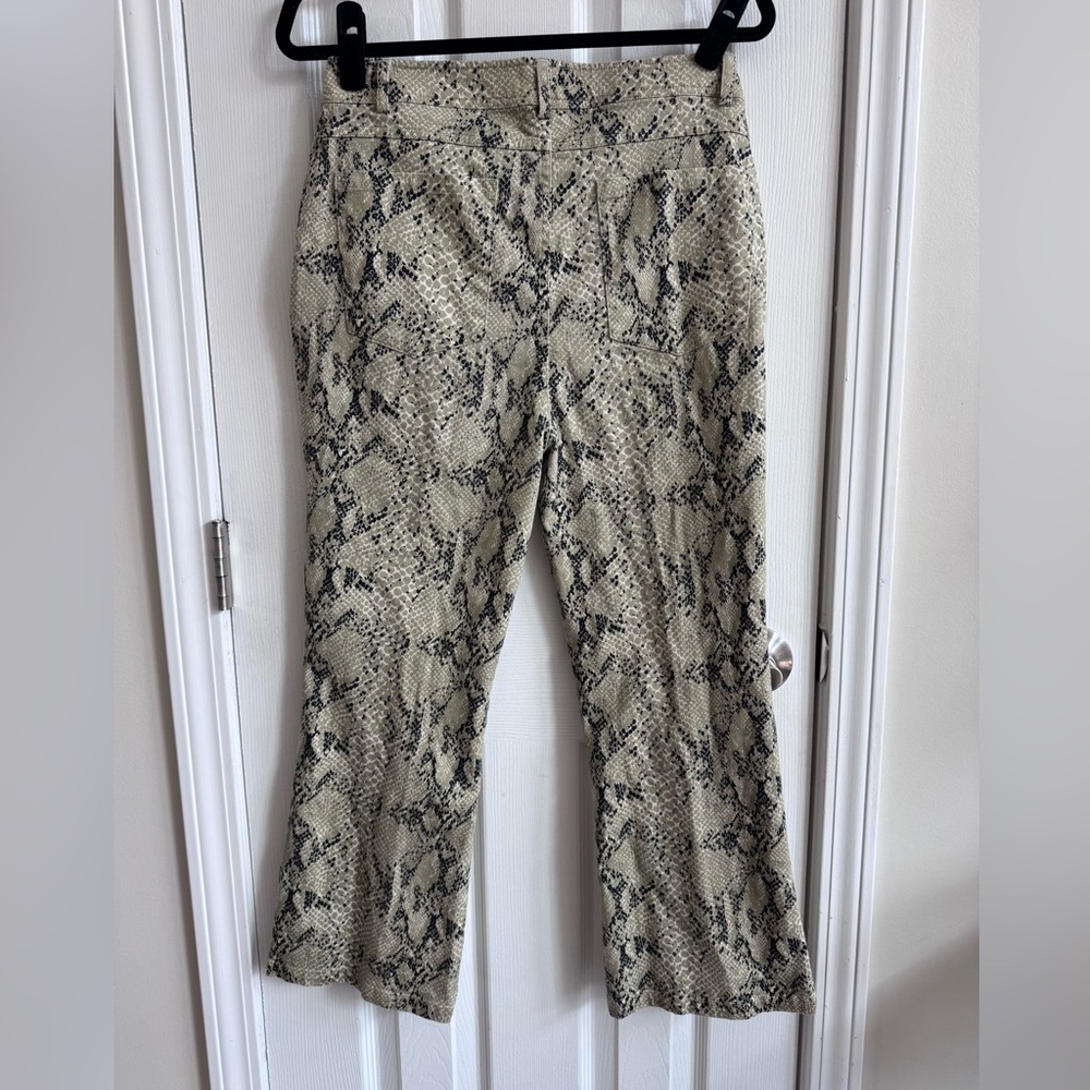 CAPULET • REVOLVE Graham Kick Flare Cropped Pants Python Denim Sz Large - Picture 5 of 7